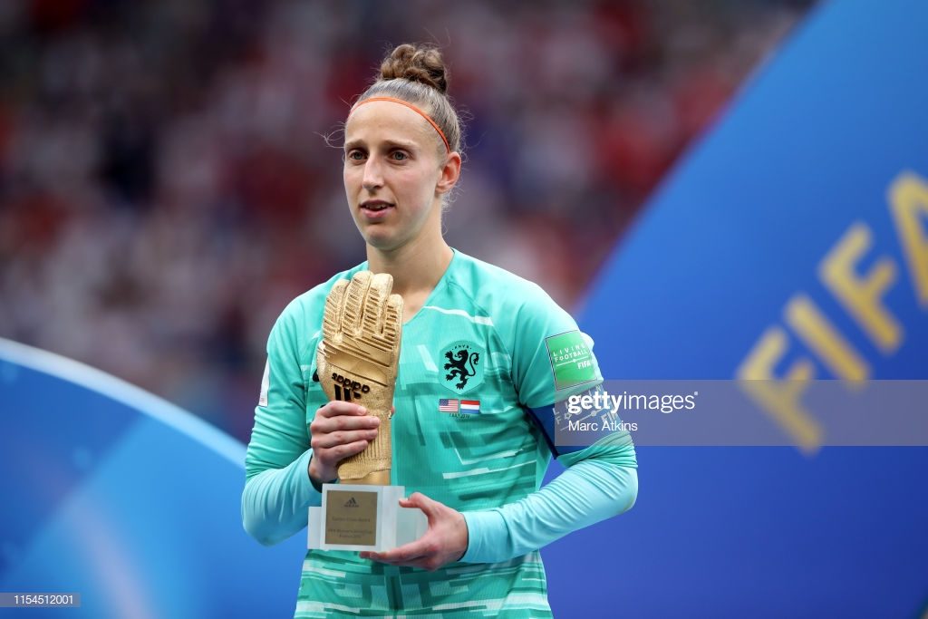 LYON, FRANCE - JULY 07: Sari van Veenendaal of Netherlands poses with her golden glove award during the 2019 FIFA Women's World Cup France Final match between The United States of America and The Netherlands at Stade de Lyon on July 7, 2019 in Lyon, France. (Photo by Marc Atkins/Getty Images)